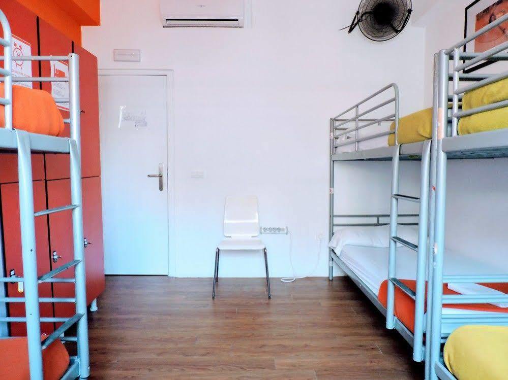 Feetup Home Backpackers Valencia Ngoại thất bức ảnh