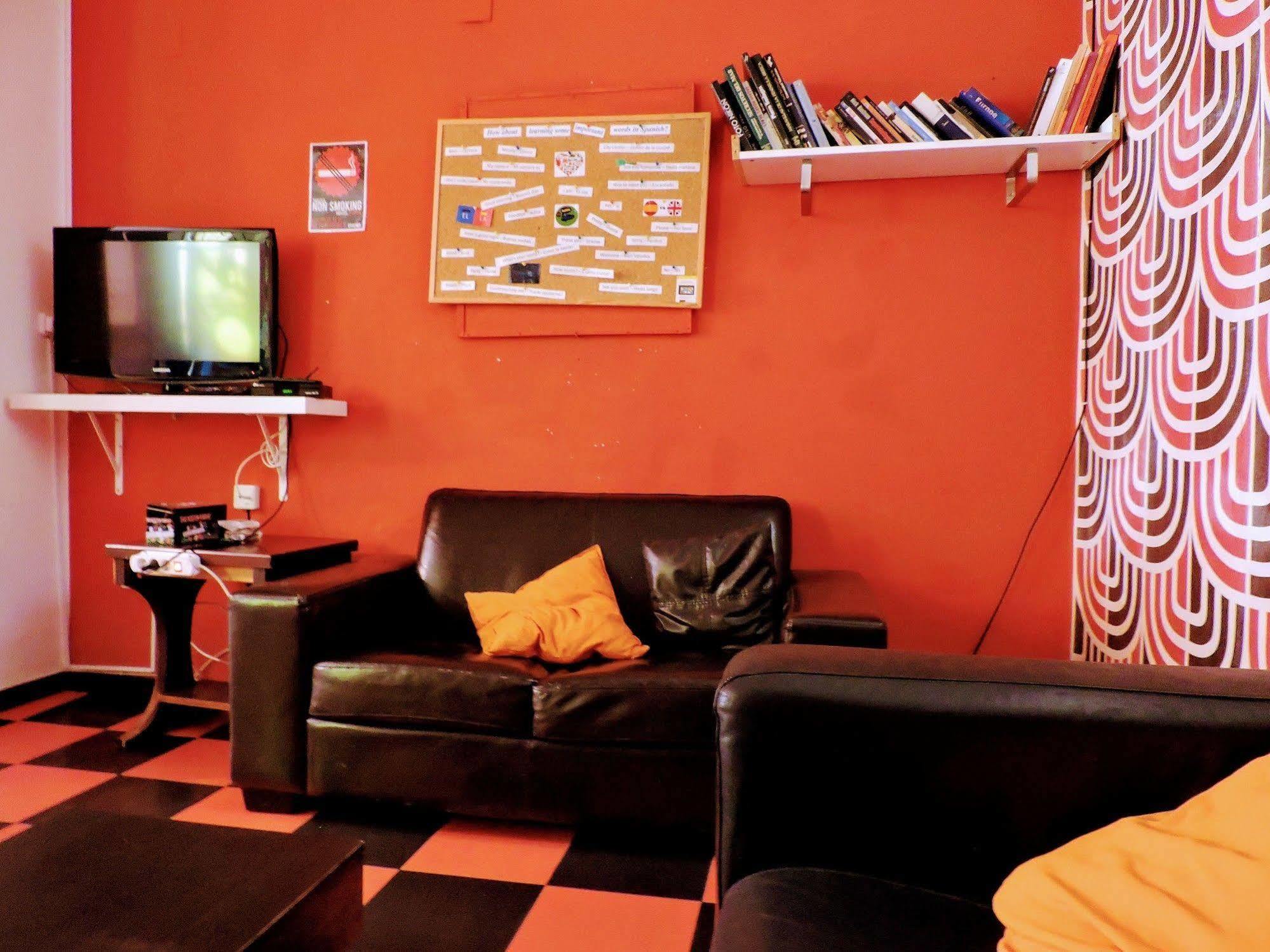 Feetup Home Backpackers Valencia Ngoại thất bức ảnh