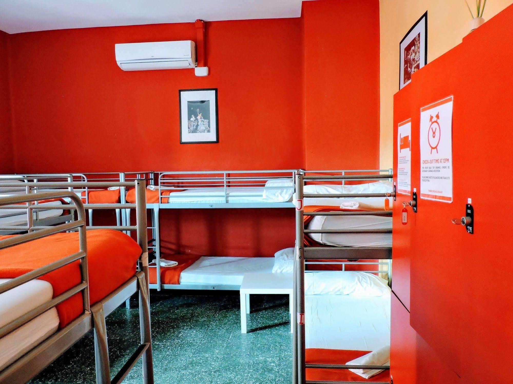 Feetup Home Backpackers Valencia Ngoại thất bức ảnh