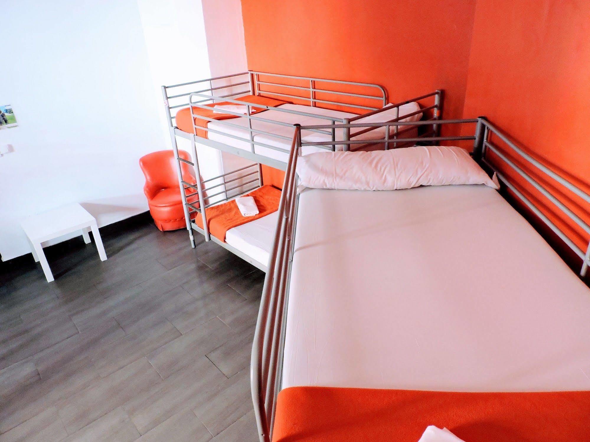 Feetup Home Backpackers Valencia Ngoại thất bức ảnh